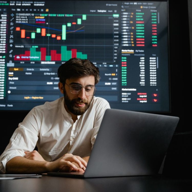 Le ou la Responsable marketing digital apporte une vision globale de vos différents canaux